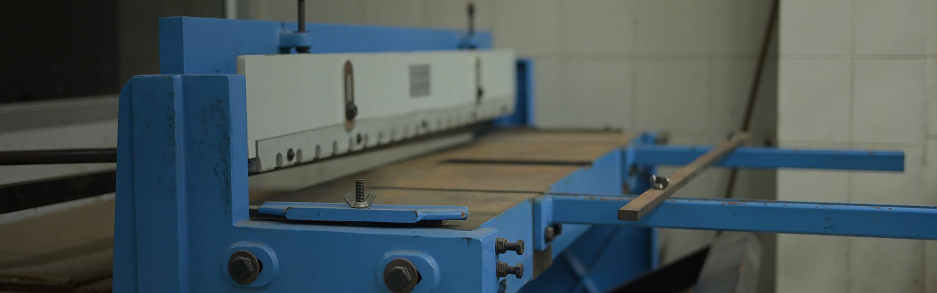 Bacai prison stainless steel furniture shearing